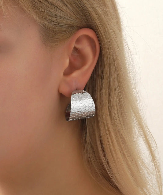 Dokulu Gümüş Kaplama Halka Küpe