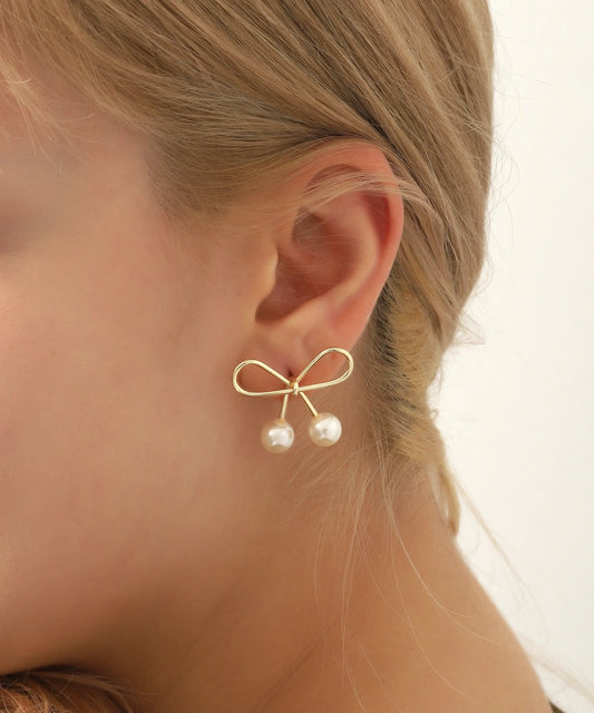 Zarif Fiyonk İnci Detaylı Altın Kaplama Küpe