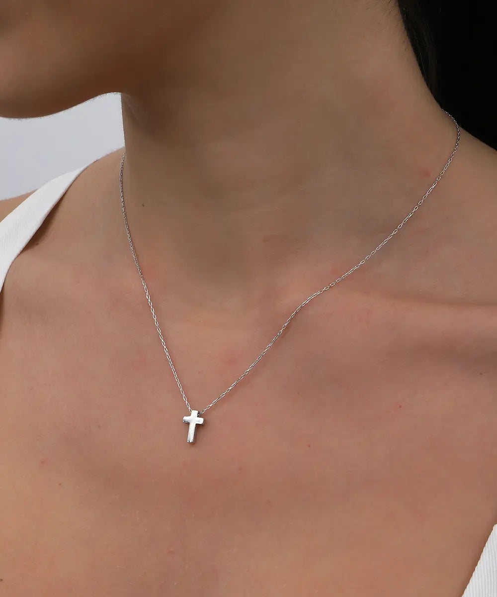 Gümüş Minimal Haç Kolye
