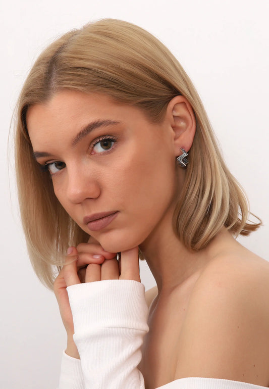 Dokulu Zikzak Gümüş Küpe