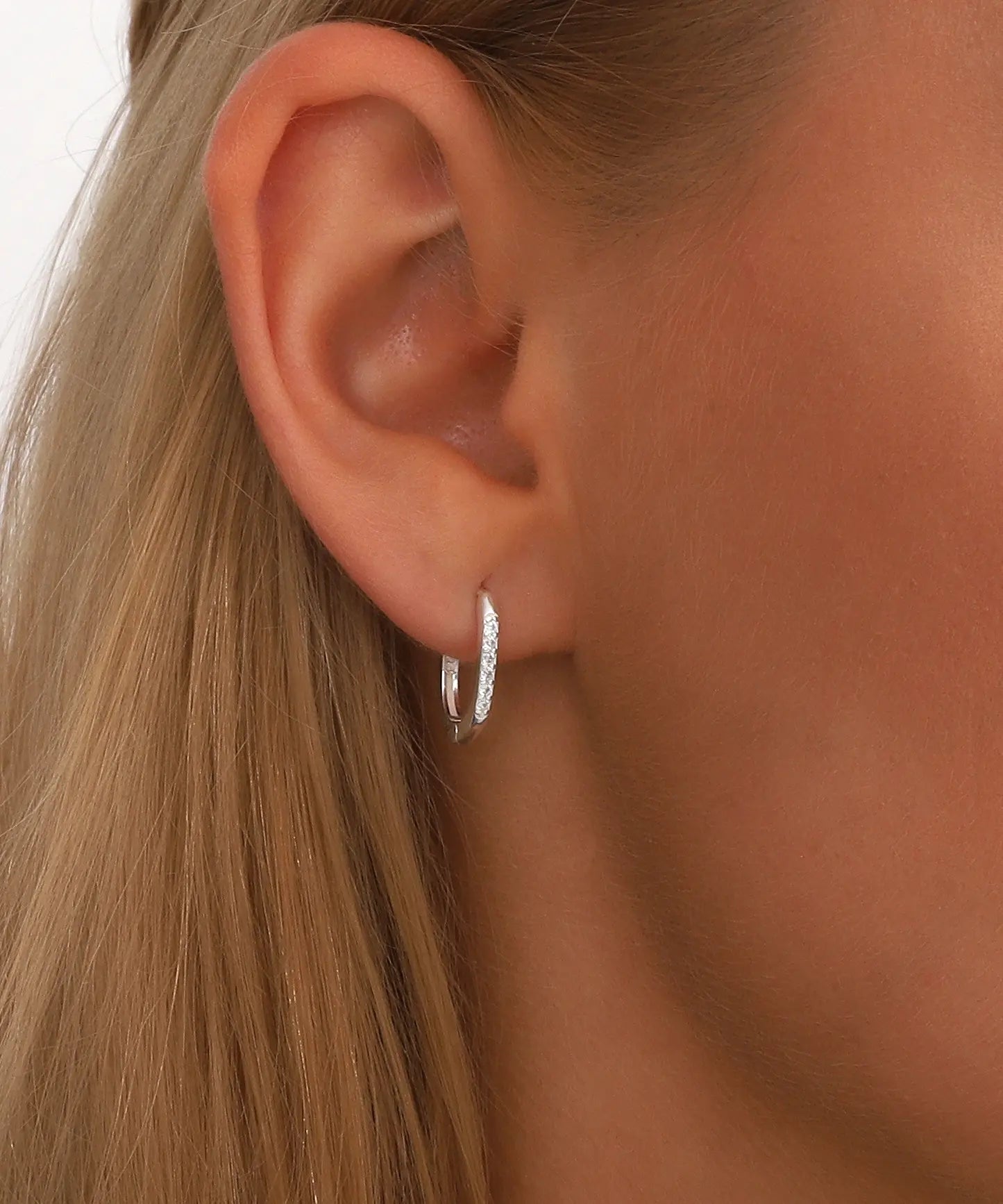 Taş Detaylı Mini Oval Gümüş Küpe