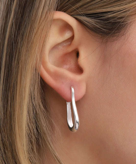 Modern Tasarımlı Gümüş Küpe