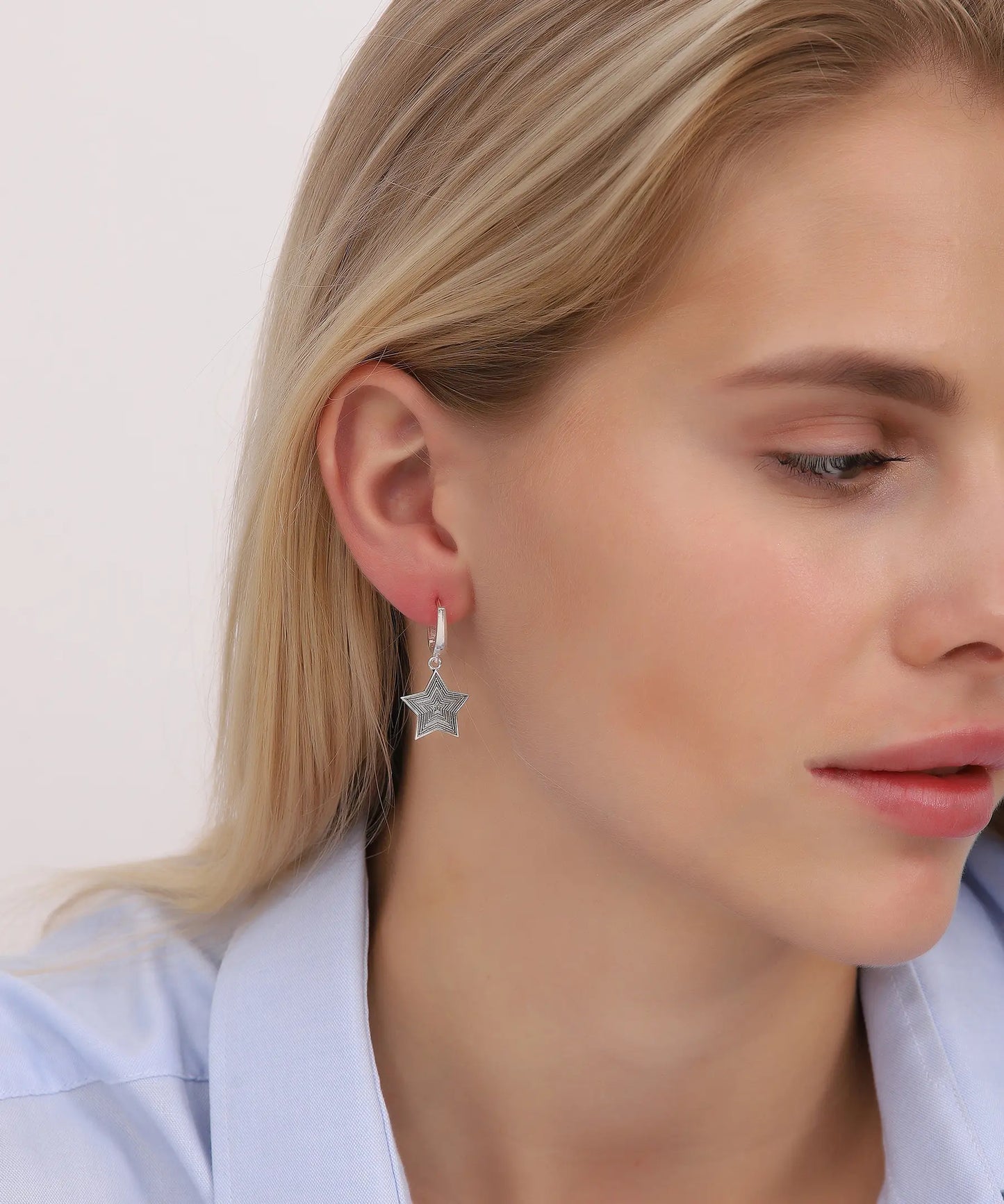 Sallantılı Yıldız Gümüş Küpe