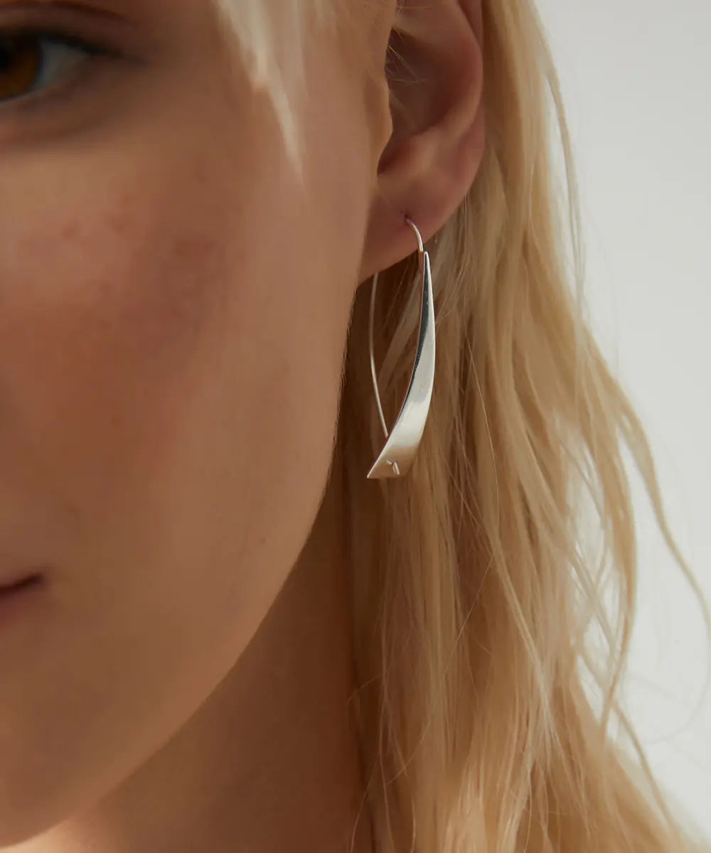 Asimetrik Tasarım Gümüş Küpe