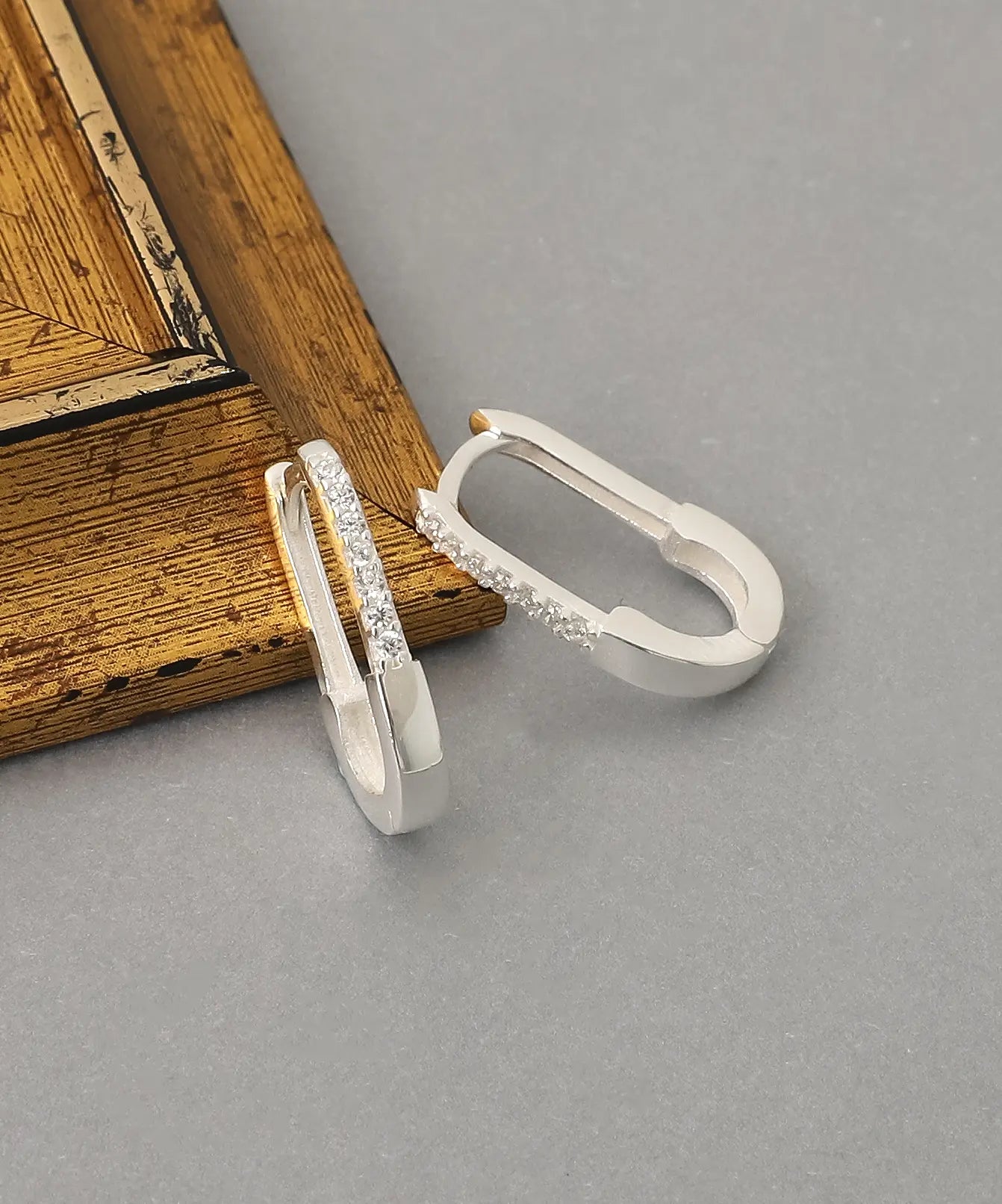 Gümüş Taşlı Minimal Küpe