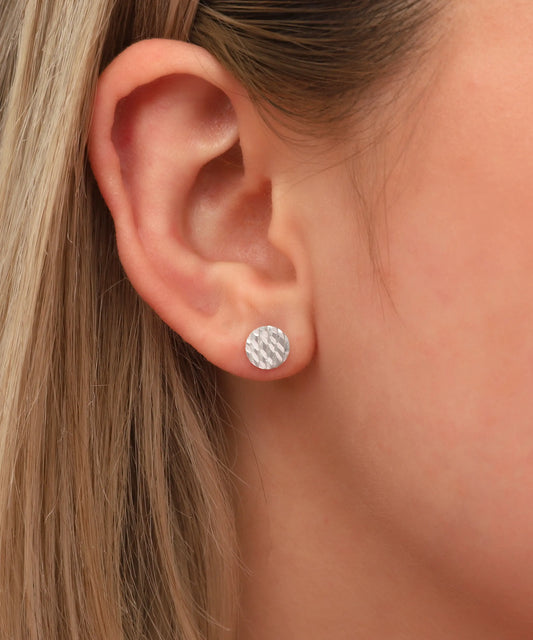 Minimal Yuvarlak Tasarım Dokulu Gümüş Küpe