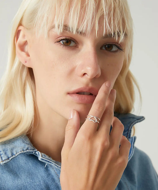 Minimal Kalp Detaylı Gümüş Yüzük