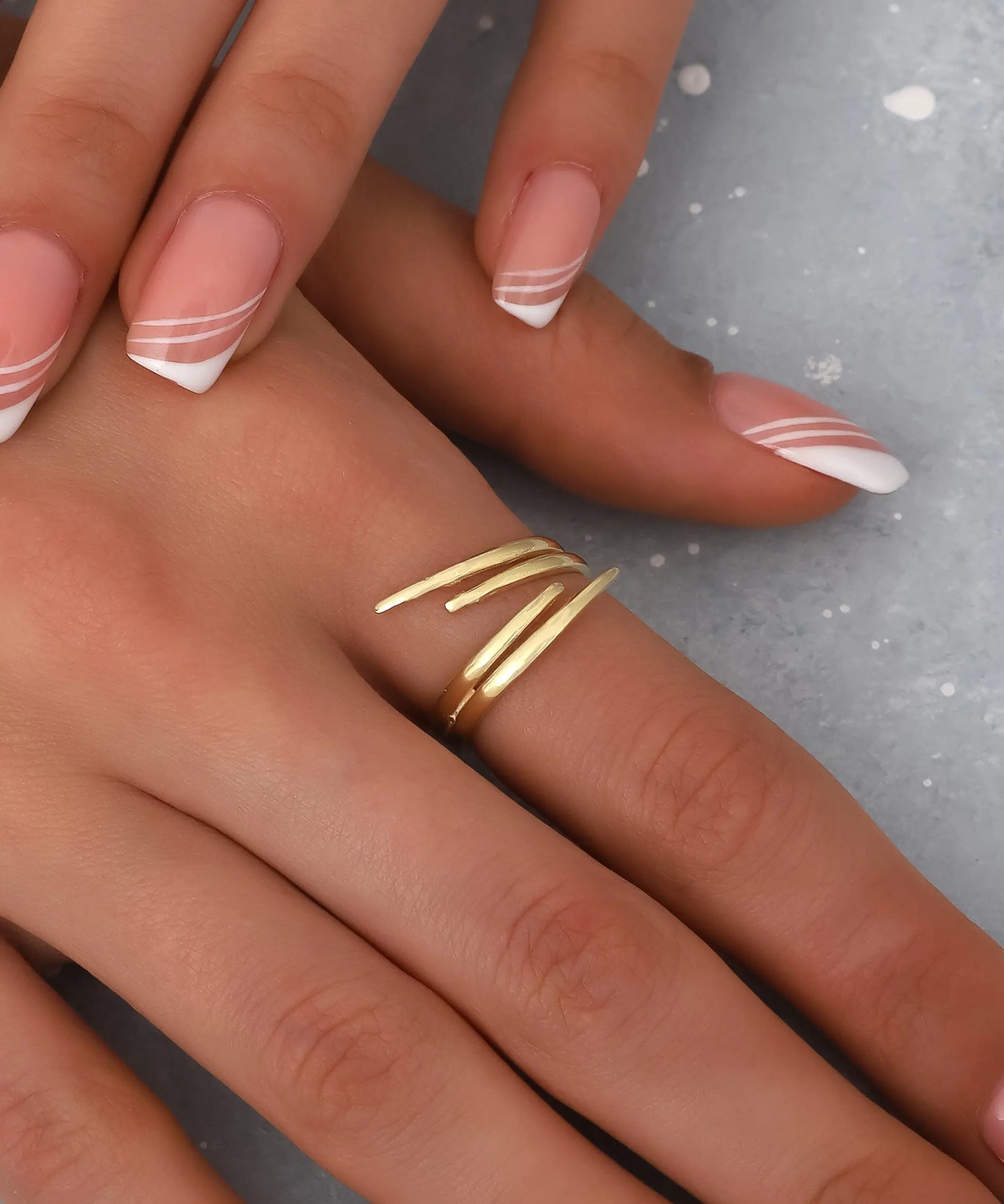 14 Ayar Altın Ton Minimal Yüzük