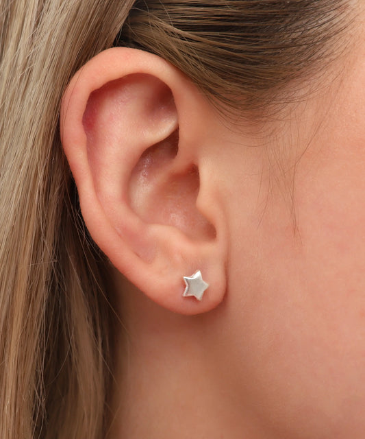 Minimal Yıldız Tasarım Gümüş Küpe