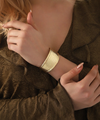 Altın Kaplama Motifli Cuff Bileklik