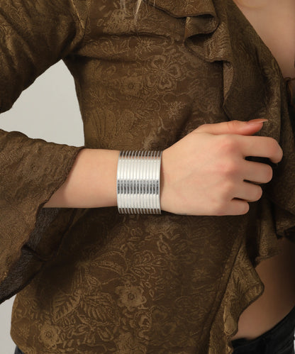 Gümüş Kaplama Motifli Cuff Bileklik