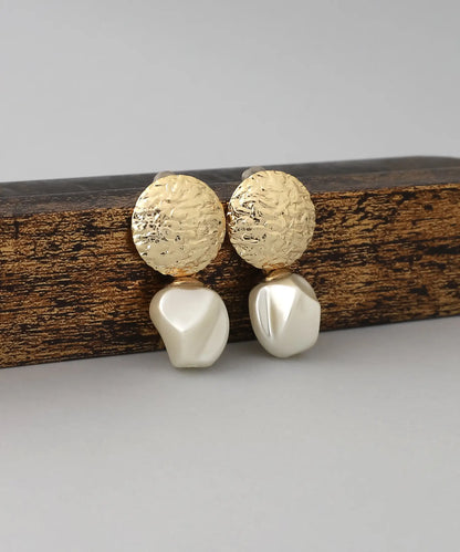 Altın Kaplama Sallantılı İnci Küpe