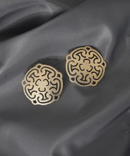 Altın Kaplama Motifli Küpe