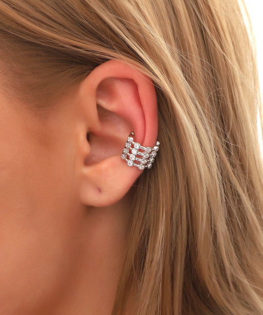 Minimal Taş Detaylı Gümüş Kıkırdak Küpe