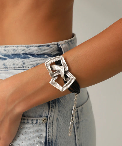 Gümüş Kaplama Asimetrik Kare Detaylı Bileklik
