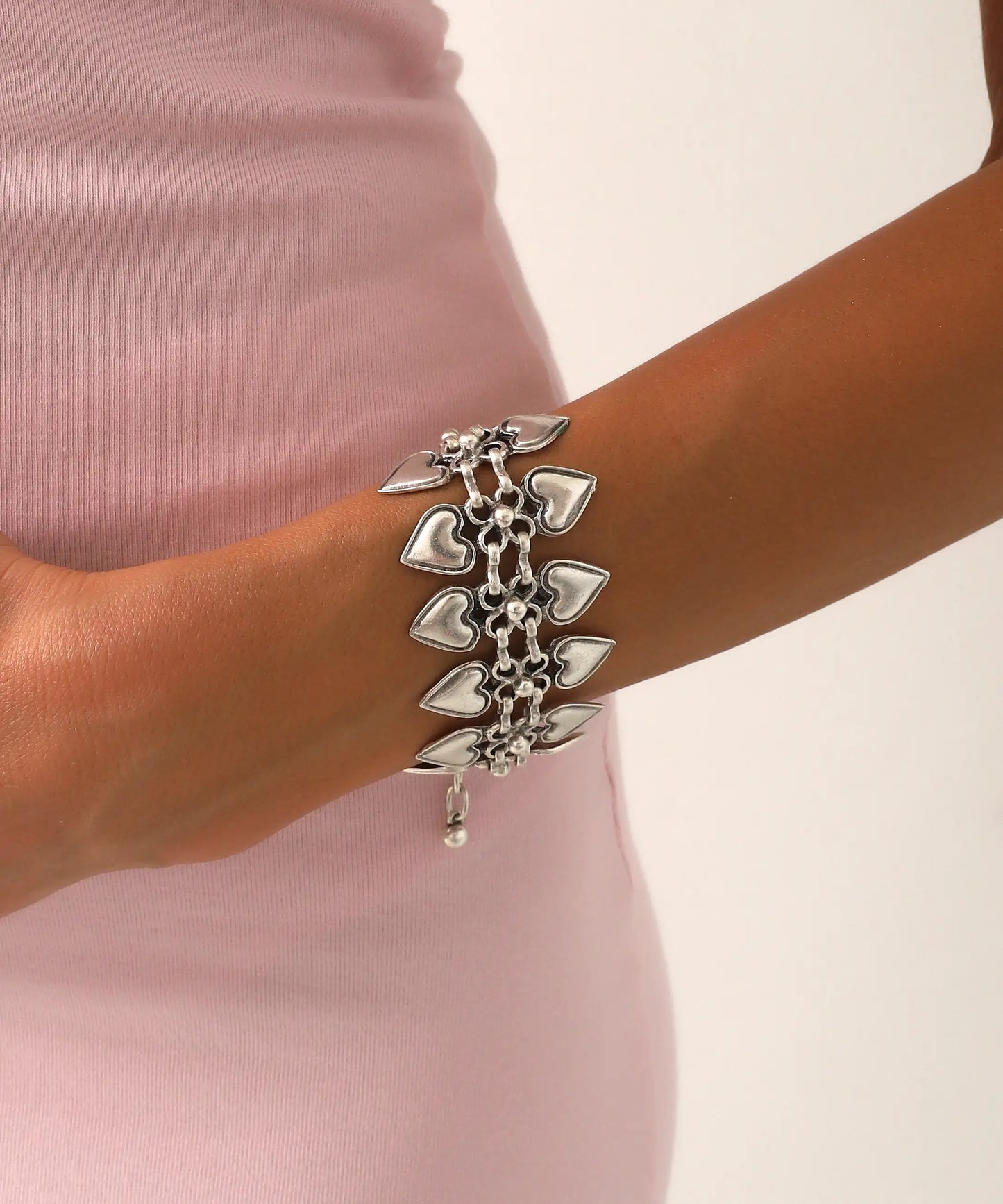 Kalp Detaylı Gümüş Kaplama Bileklik