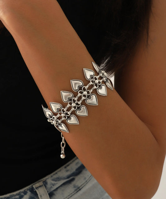 Kalp Detaylı Gümüş Kaplama Bileklik