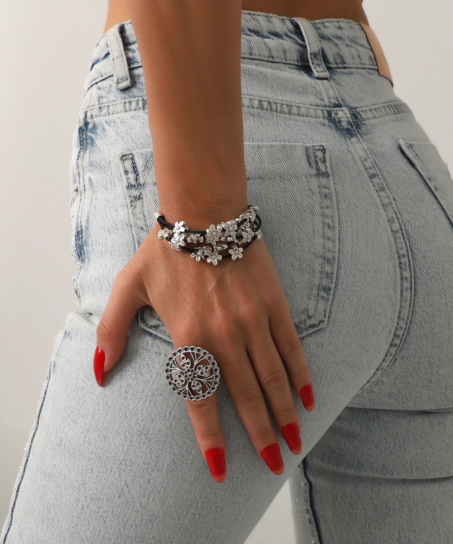 Çiçek Motifli Gümüş Kaplama Bileklik