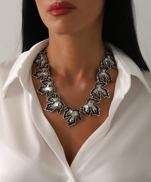 Büyük Yapraklı Gümüş Kaplama Kolye