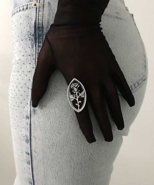 Gül Motifli Oval Gümüş Kaplama Yüzük