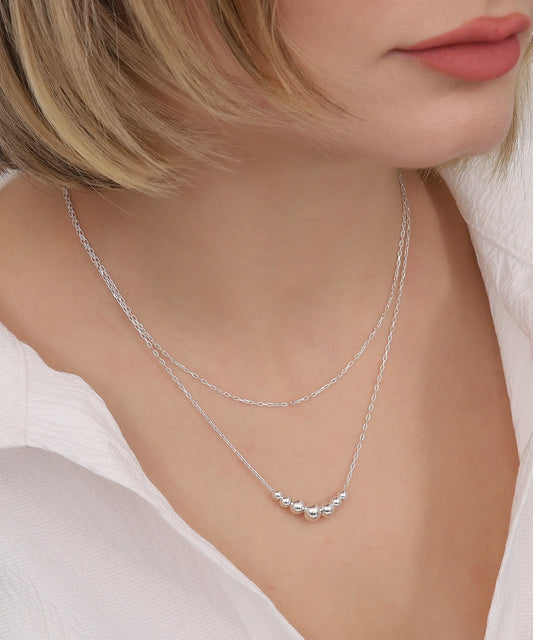 Çift Zincirli Top Detaylı Gümüş Kolye