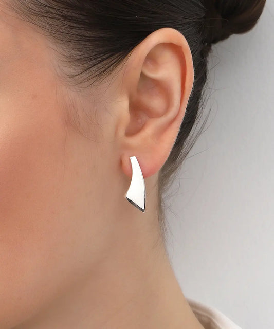 Asimetrik Minimal Tasarım Gümüş Küpe