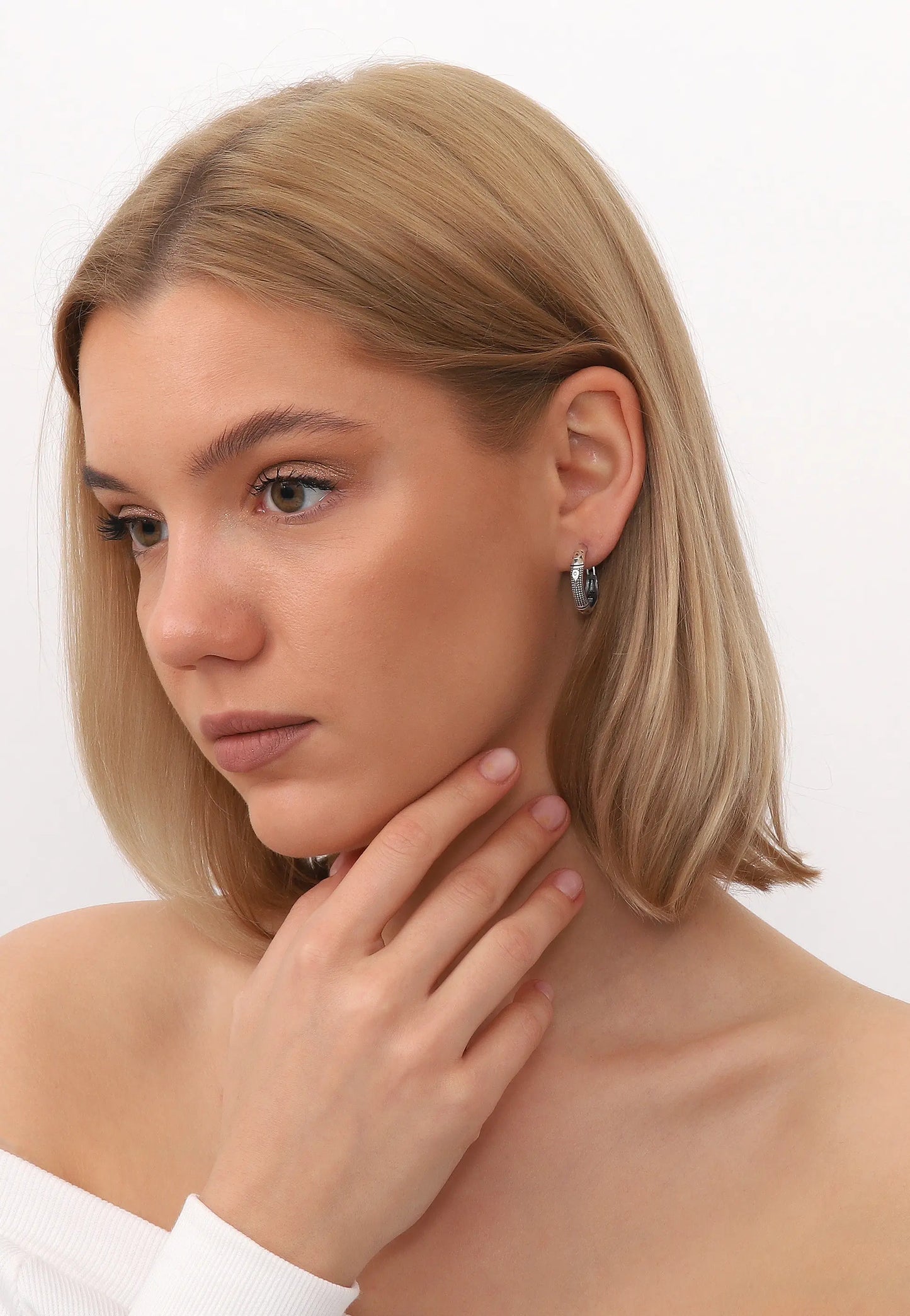 Kadın Desenli Halka Küpe