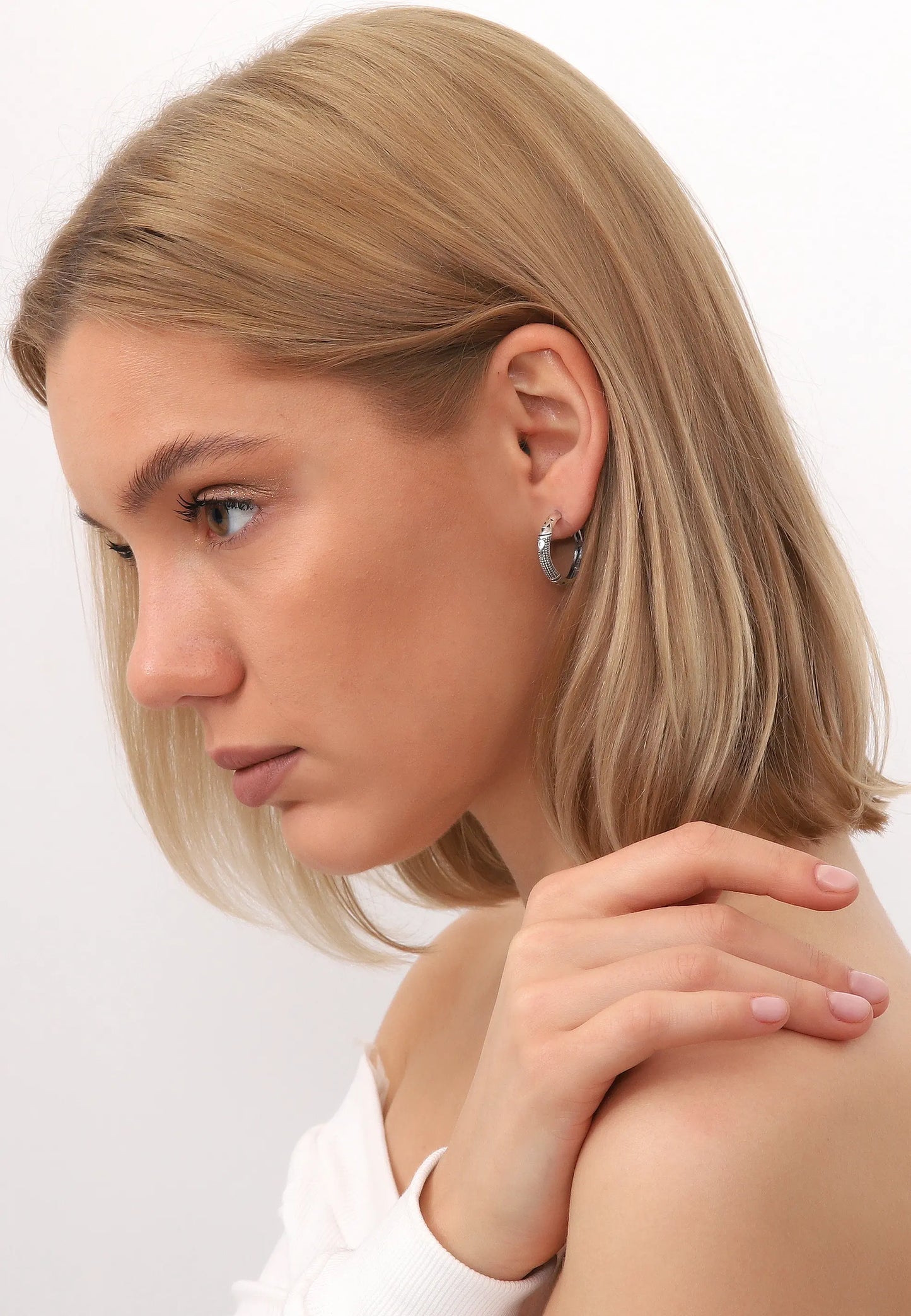 Kadın Desenli Halka Küpe