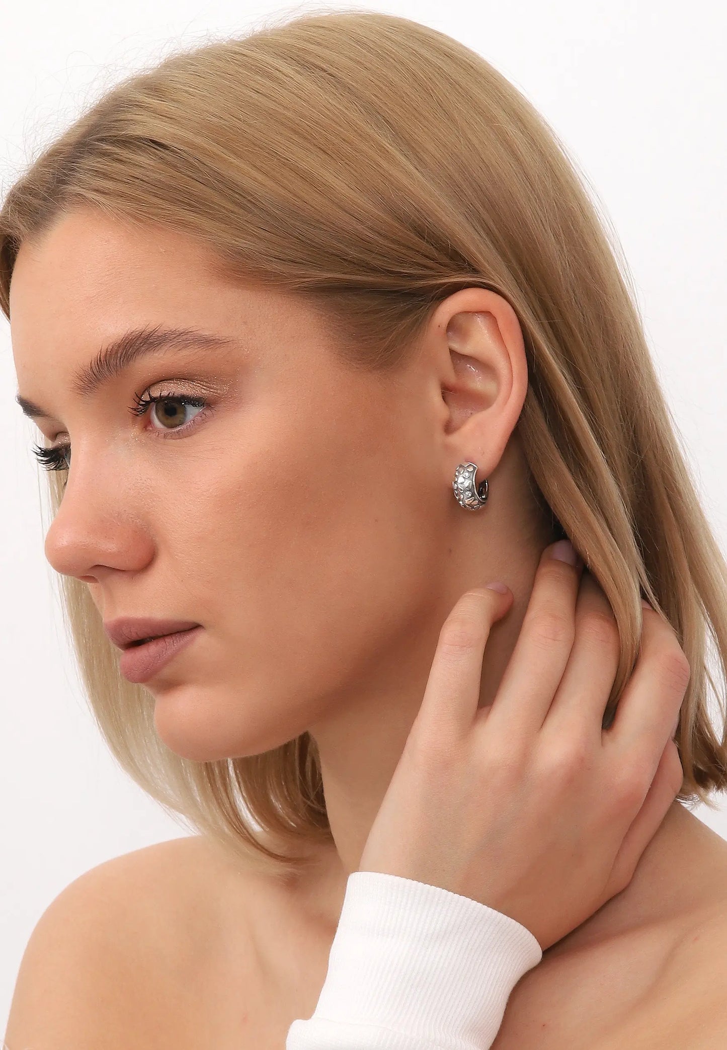 Taş Dokulu Minimal Gümüş Küpe