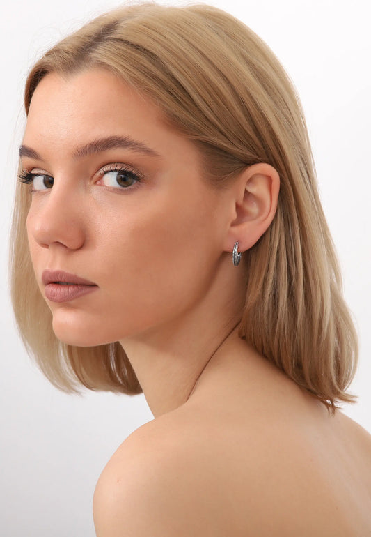 Minimal Dokulu Gümüş Halka Küpe