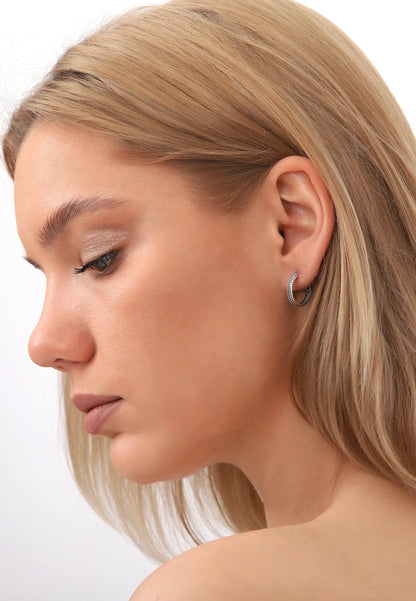 Minimal Dokulu Gümüş Halka Küpe