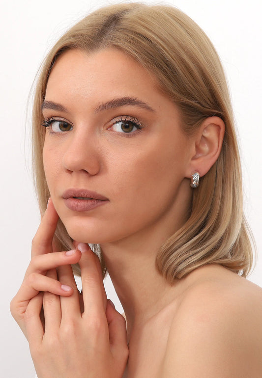 Minimal Taş Detaylı Yıldız Gümüş Halka Küpe