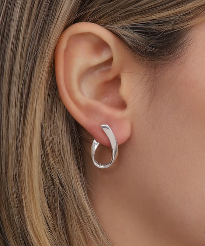 Oval Tasarım Gümüş Küpe