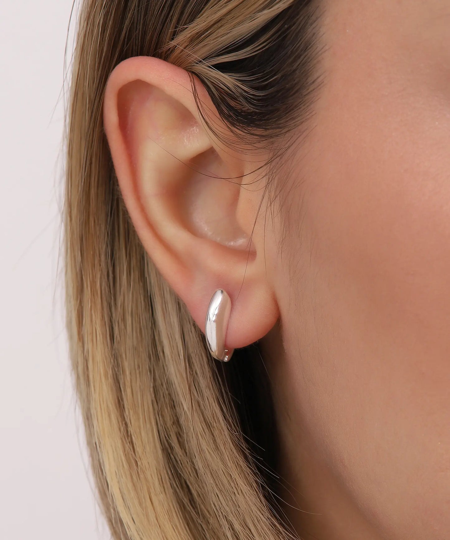 Modern Tasarımlı Gümüş Küpe