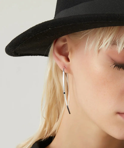 Minimalist Uzun Gümüş Küpe