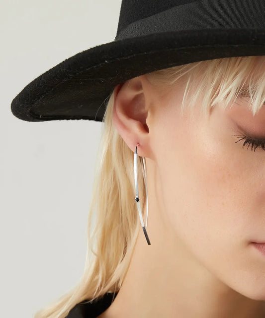 Minimalist Uzun Gümüş Küpe