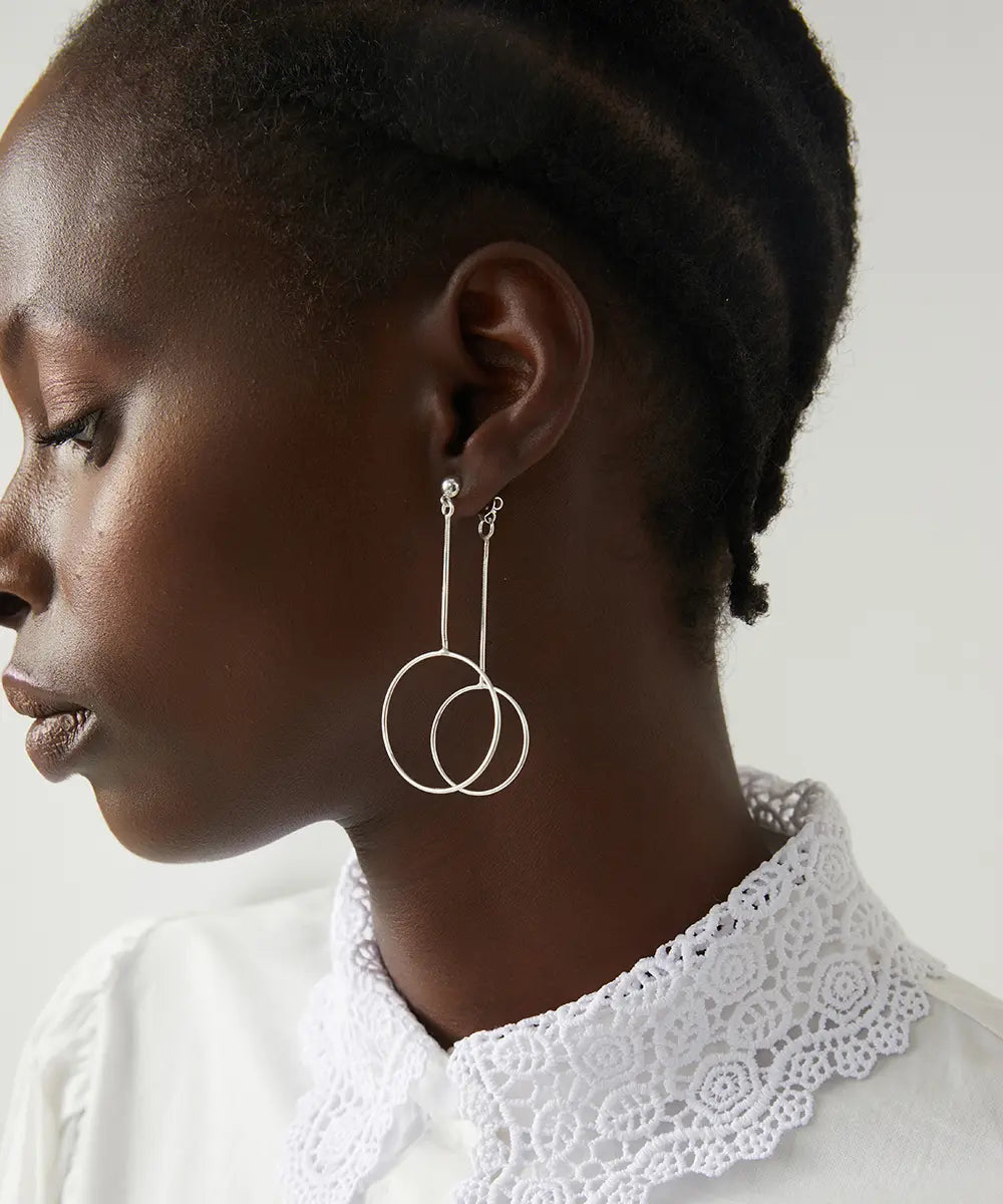 Kadın Çember Sallantılı Gümüş Küpe