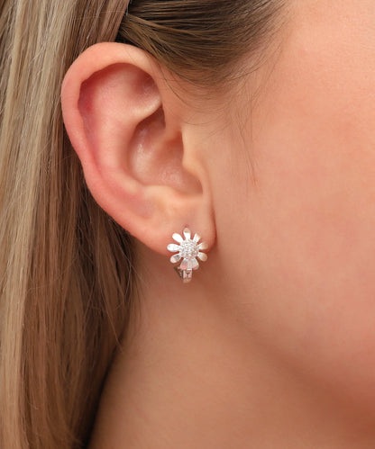 Minimal Çiçek Tasarım Gümüş Küpe