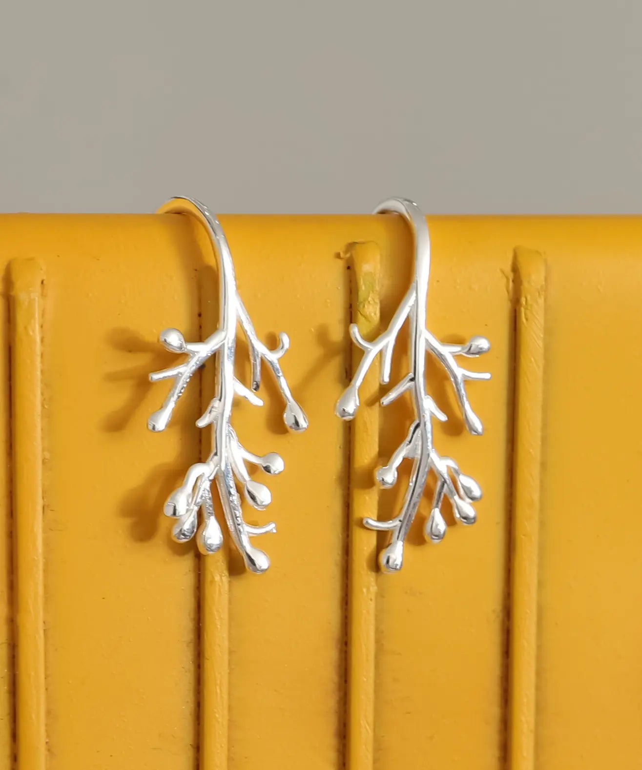 Minimal Doğa Motifli Gümüş Küpe