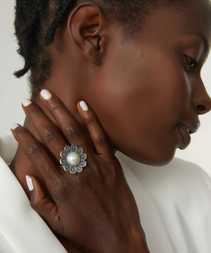 Gümüş Bohem Çiçek Detaylı Yüzük