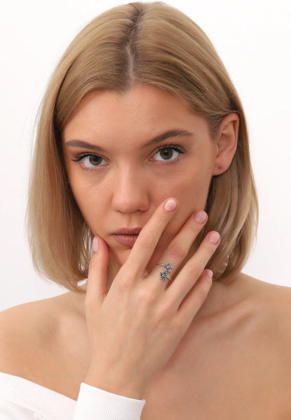 Çiçek Motifli Gümüş Yüzük