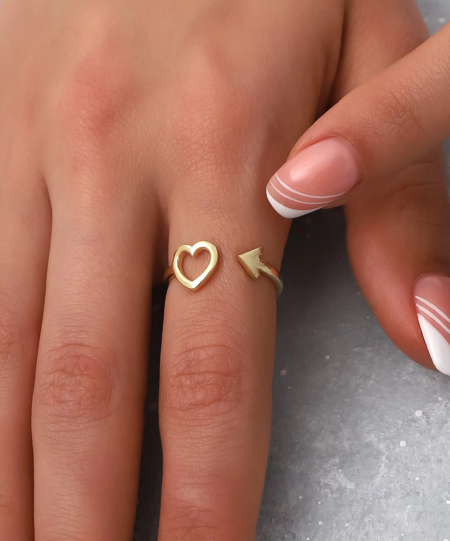 14 Ayar Altın Ton Minimal Kalp Yüzük