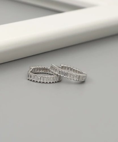 Minimal Taş Detaylı Gümüş Halka Küpe