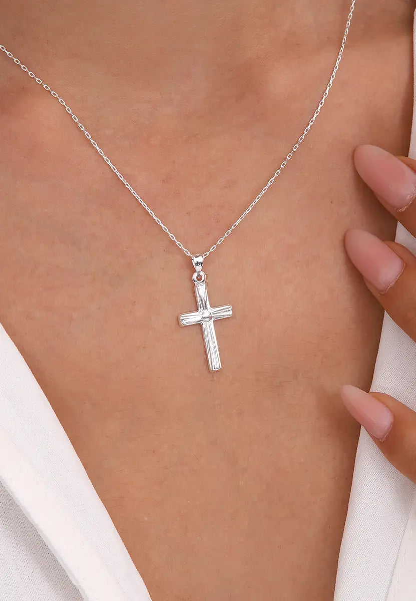 Modern Dokulu Gümüş Haç Kolye