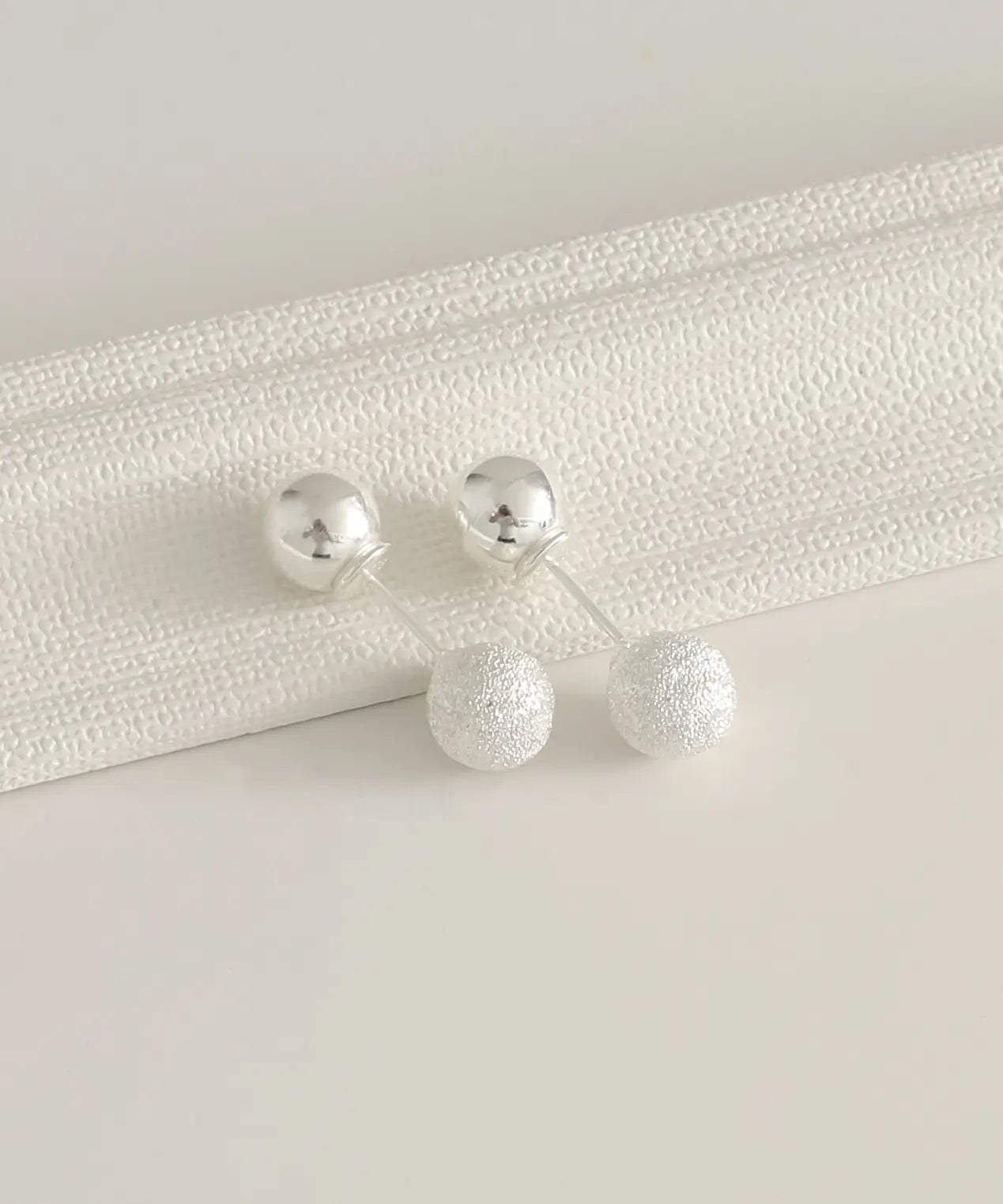 Gümüş Çift Taraflı Top Küpe