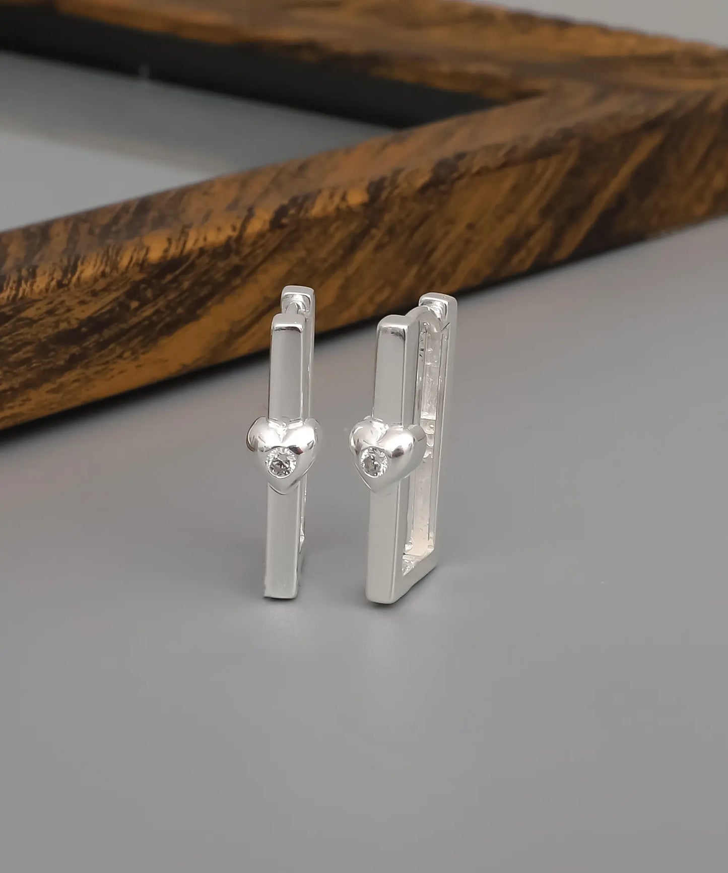 Kadın Geometrik Kalpli Gümüş Küpe