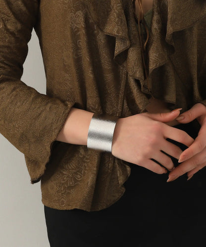 Gümüş Kaplama Dokulu Cuff Bileklik