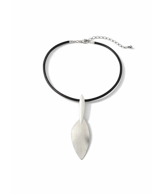 Geometrik Formlu Sanatsal Gümüş Kaplama Kolye